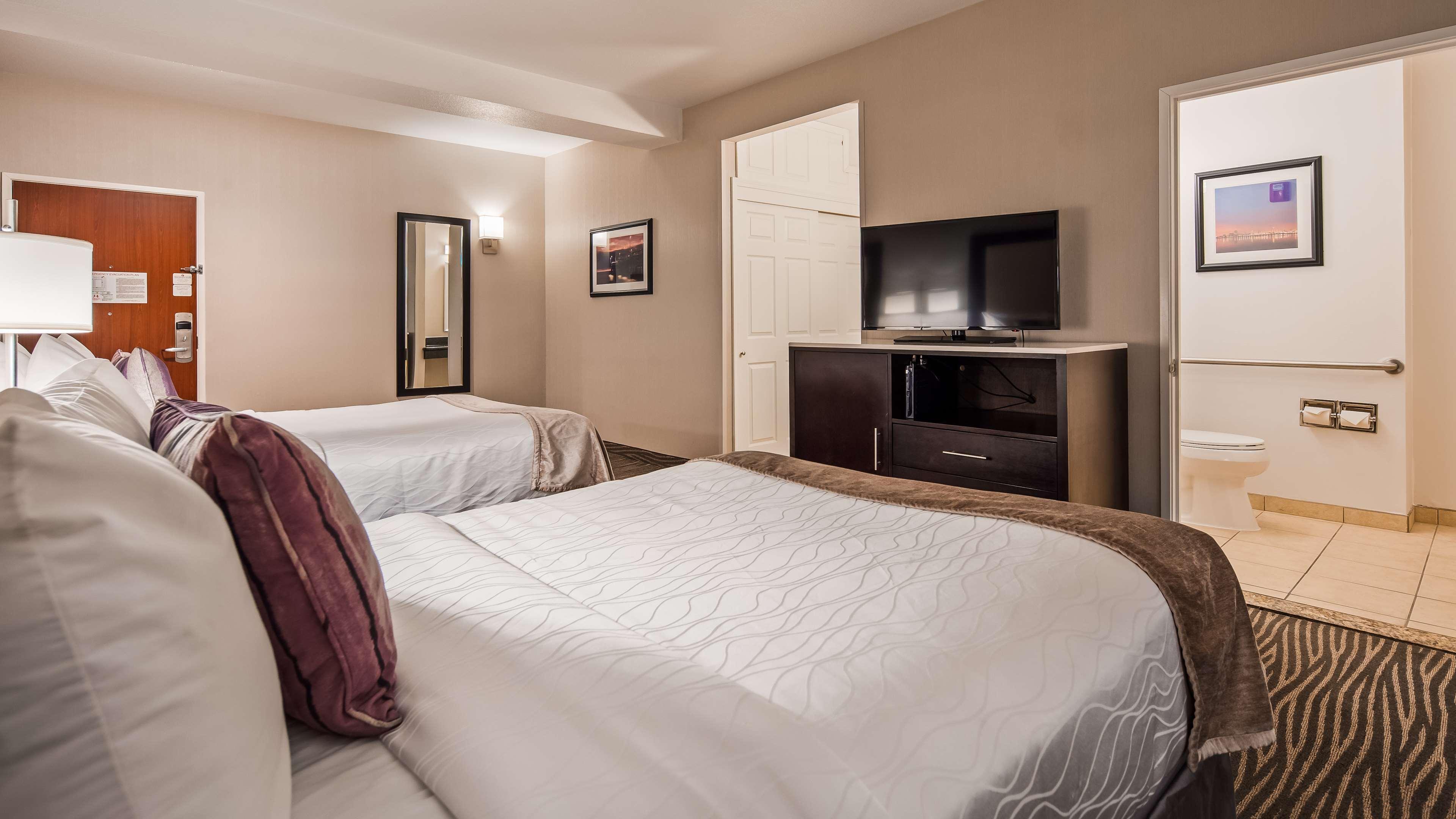 Best Western Plus Hotel At The Convention Center Long Beach Exterior photo