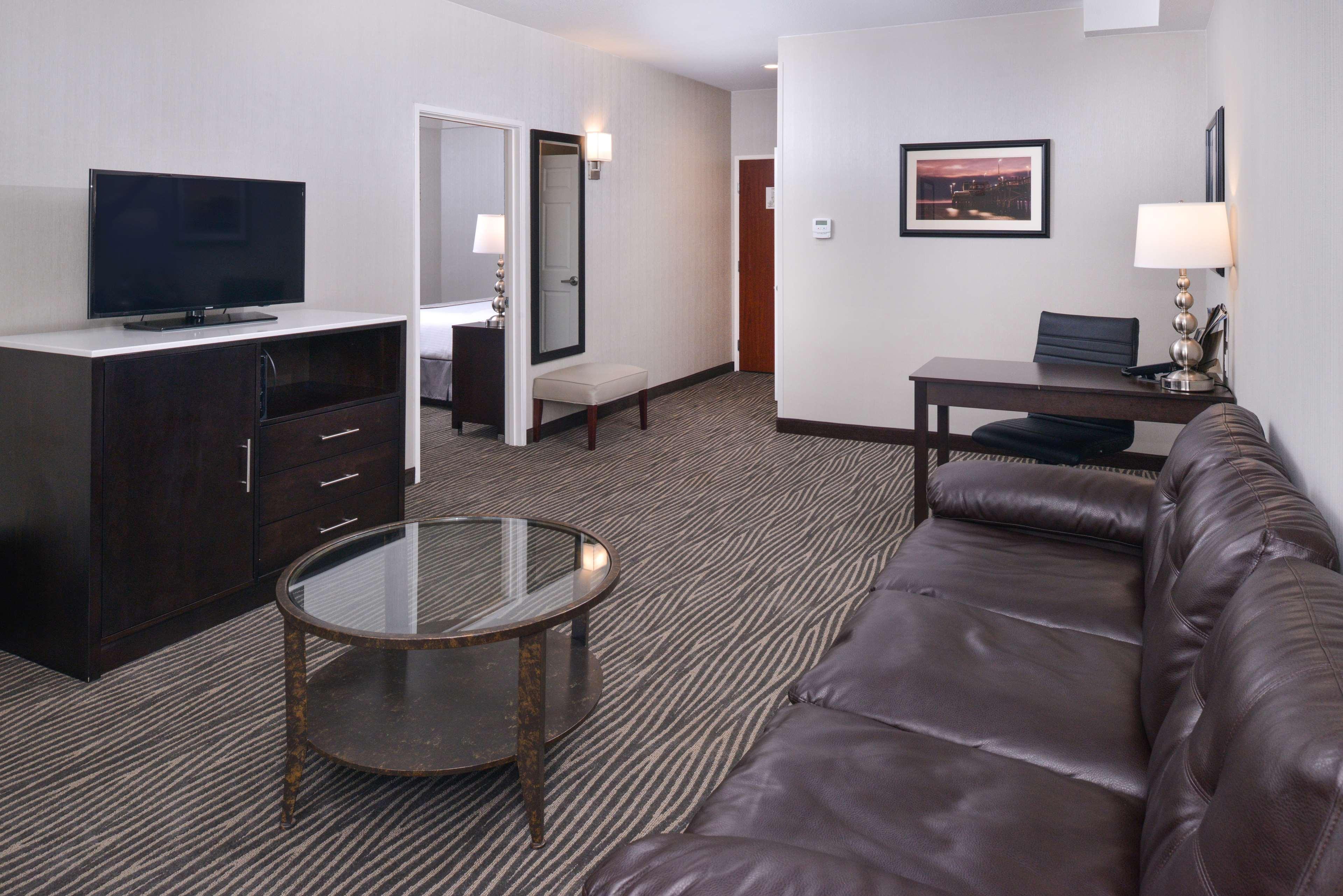 Best Western Plus Hotel At The Convention Center Long Beach Exterior photo